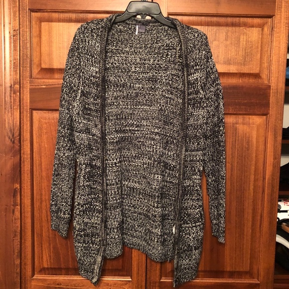 Sparkle and fade sweater from Urban Outfitters! - Picture 1 of 4